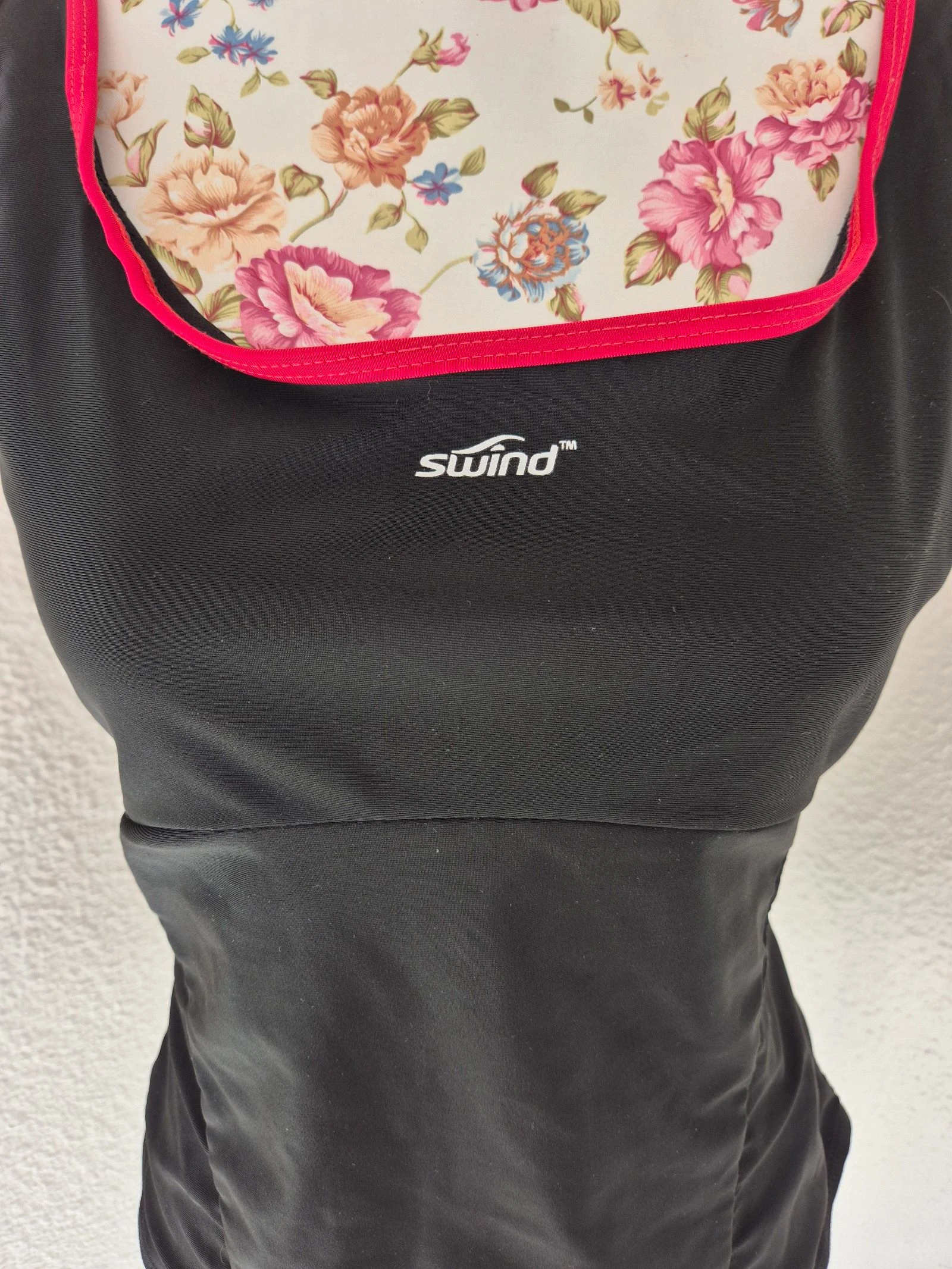 Maiô de uma peça Swind preto e rosa costas nuas XXL plus size piscina natação – photo 2